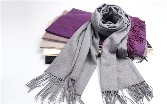 高檔圍巾品牌,圍巾女的 圍巾圖
