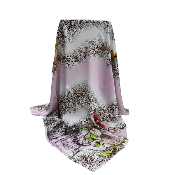 經(jīng)典豹紋絲巾